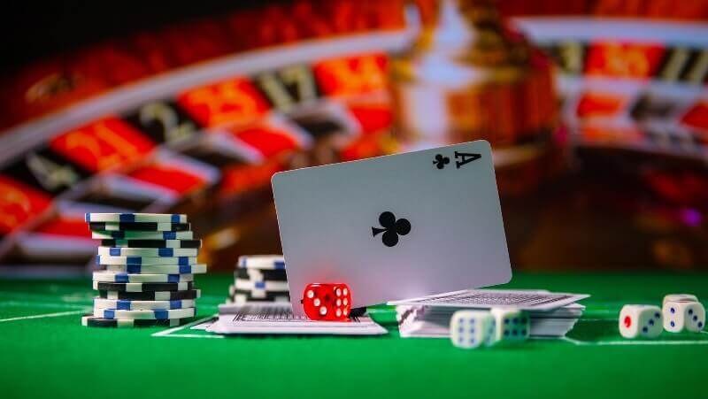 Poker có nhiều tên gọi khác nhau như Xì tố, xì phé hay poker Hồng Kông
